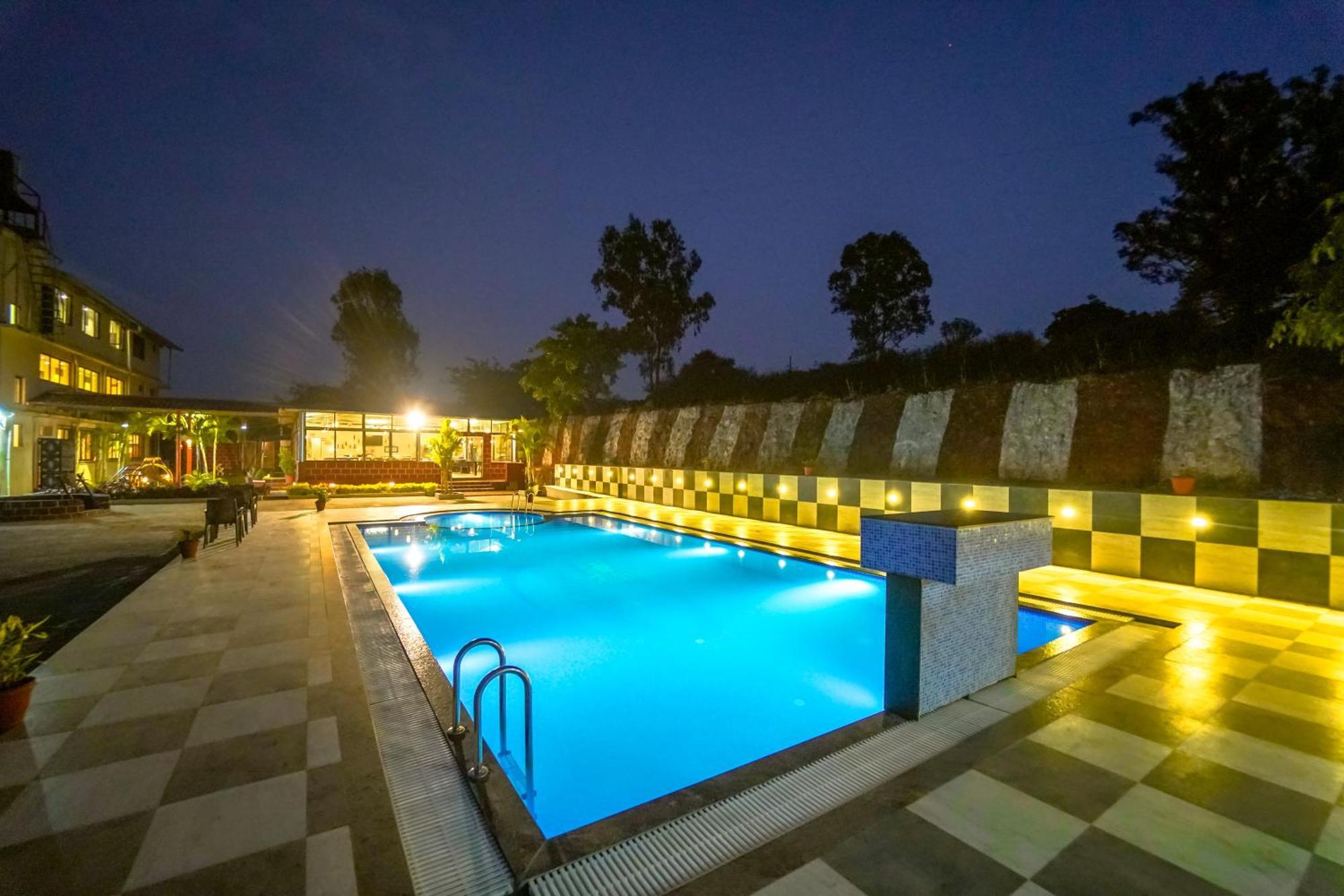 Treebo Jeevan Village Panchgani Bagian luar foto